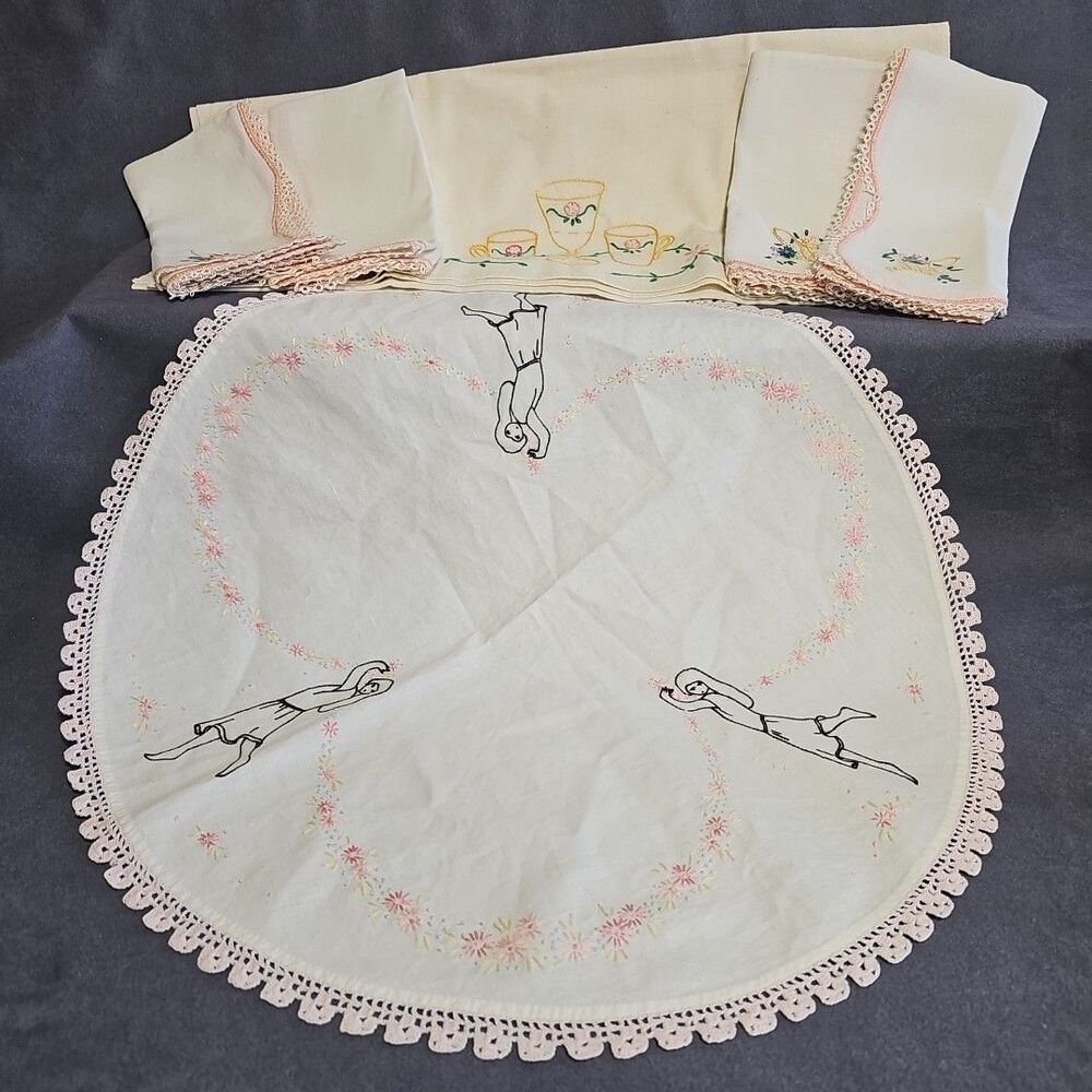 Vtg Crocheted Embroidered Mixed Lot Tea Towel 4 Napkins Round Dollie